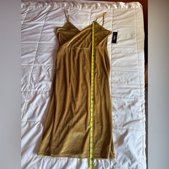 NWT Lulu's Velvet Bodycon Wrap Dress, Mustard Yellow, Size M - Picture 10 of 13
